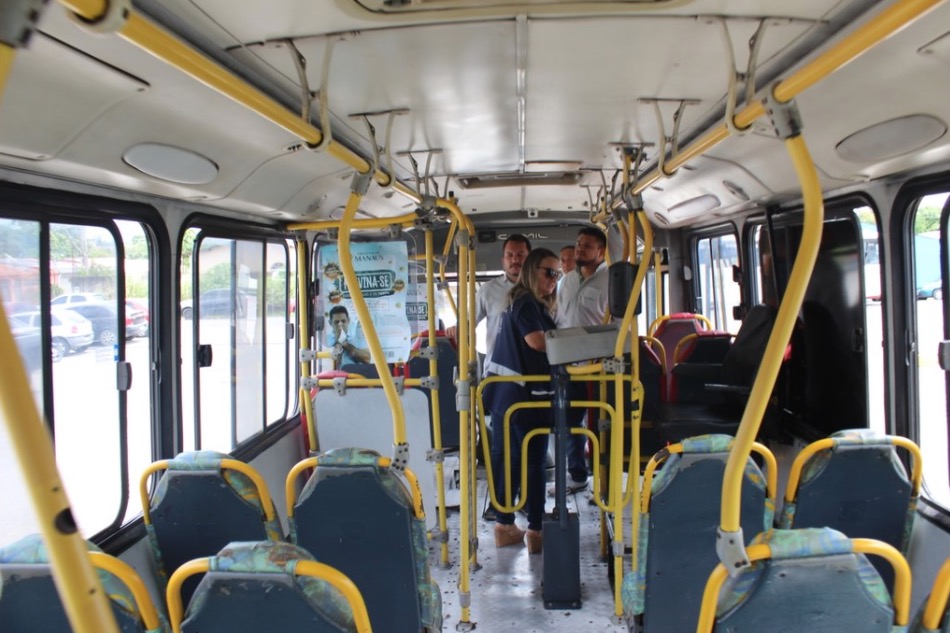  Fiscais verificam limpeza de ônibus e medidas de prevenção ao novo coronavírus em Manaus