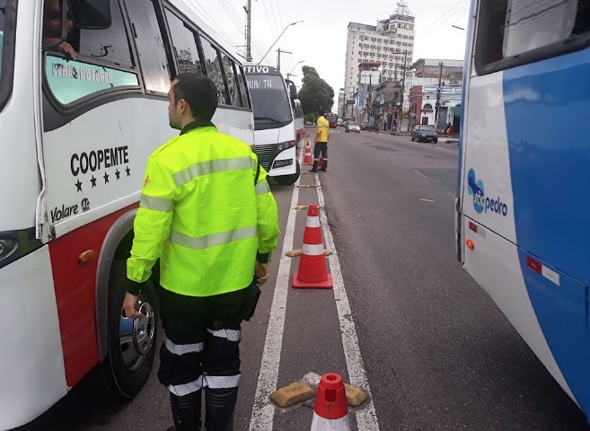 Atendimento é ampliado para recorrer de multas de trânsito e renovar gratuidade nos ônibus em Manaus 