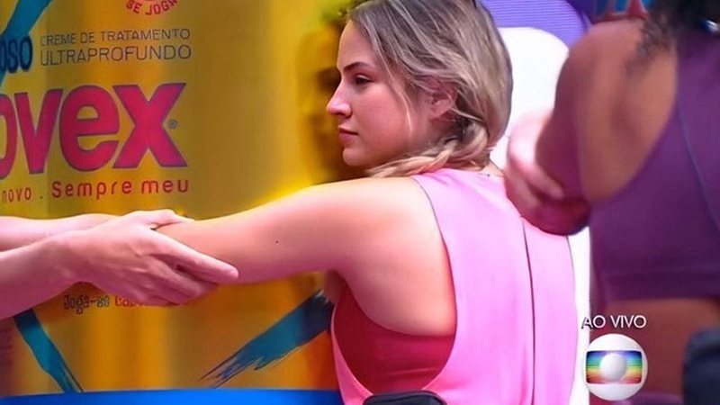 BBB20: Gabi usa absorvente interno para ‘segurar xixi’ e web reage