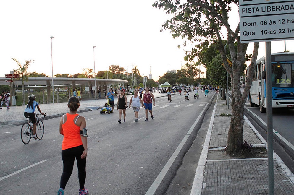 Complexo da Praia da Ponta Negra é interditado em Manaus 