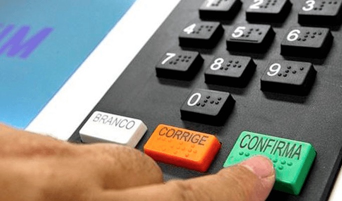 Covid-19: TSE divulga informações sobre atendimento especial a eleitor