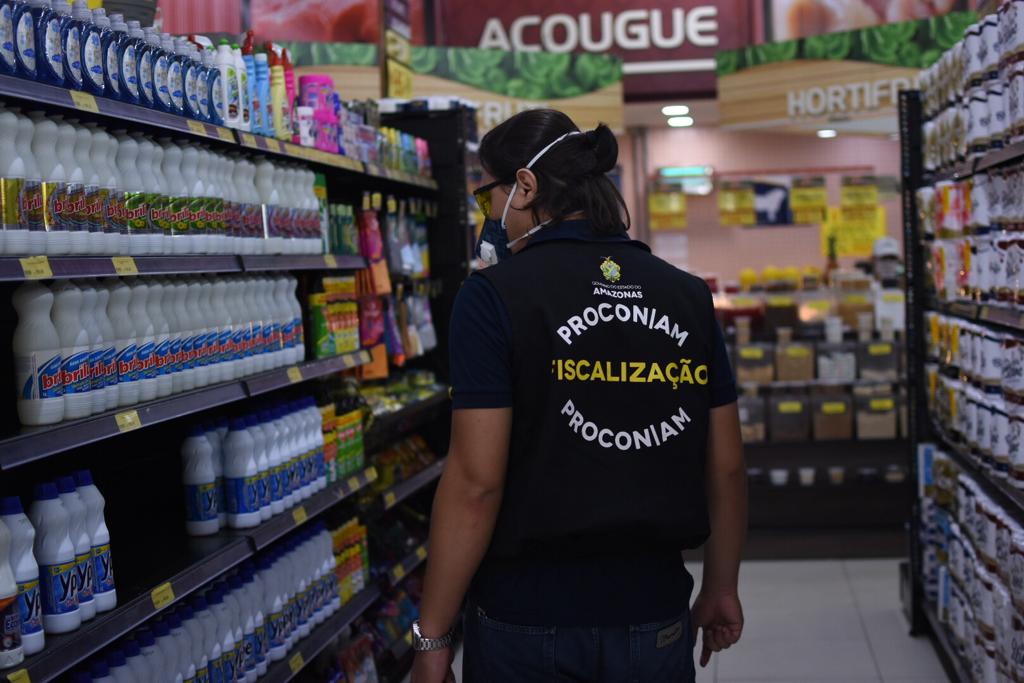 Mais de 3 mil máscaras são apreendidas em distribuidora em Manaus