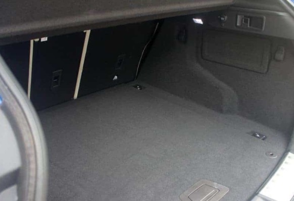 Motorista de app é resgatado de porta-malas de carro após sequestro relâmpago em Manaus