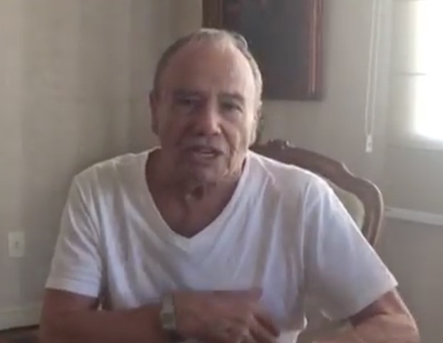 Stênio Garcia ameaça processar Globo e ataca emissora