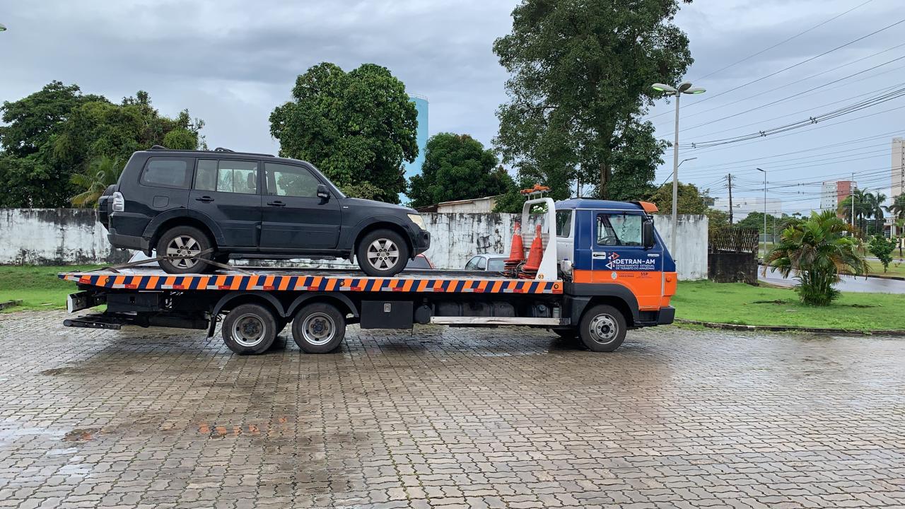 Empresário é detido durante carreata para reabrir comércio em Manaus 