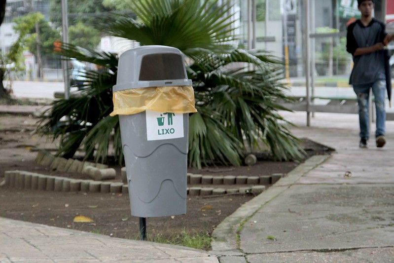 Instalação de 10 mil lixeiras em Manaus é meta da Semulsp