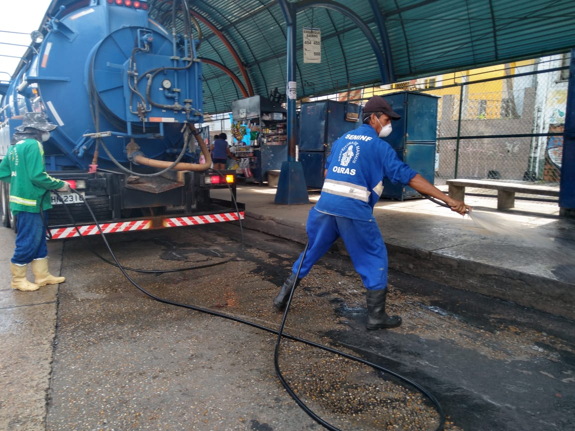 Terminais de ônibus e entorno de UBSs começam a ser higienizados em Manaus 
