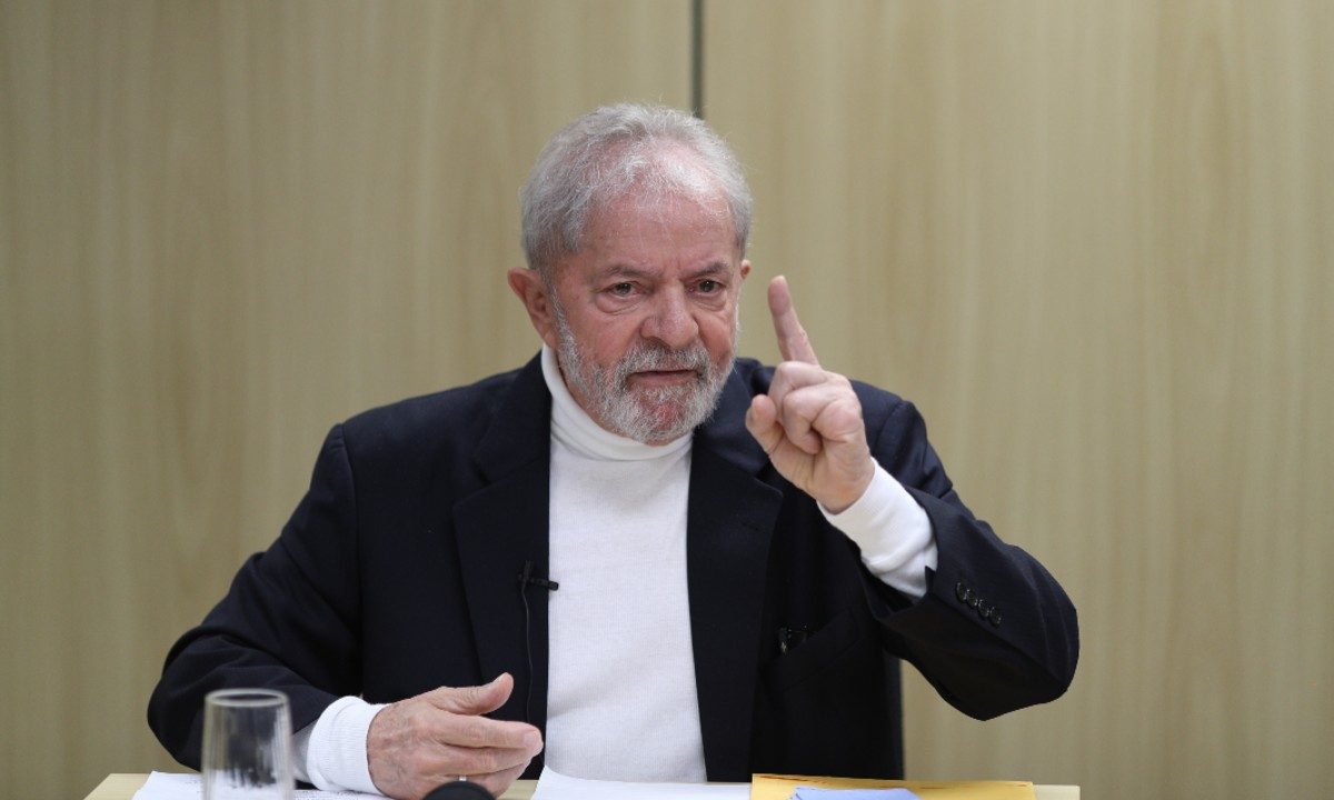Lula diz que Bolsonaro falha ao não orientar população sobre o que fazer diante da pandemia