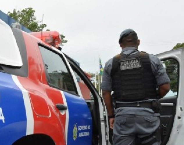 Pai revoltado entrega para polícia filho que cometeu crime dentro de casa em Manaus