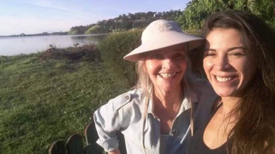 Aos 70, cantora Angela Ro Ro posta 1ª foto ao lado de namorada: 'minha linda'