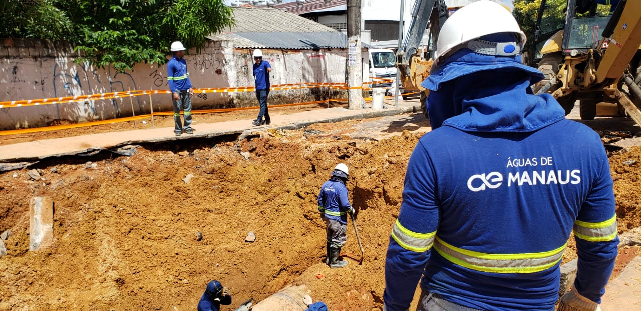 Moradores podem ficar até 36h sem água após rompimento de adutora em Manaus