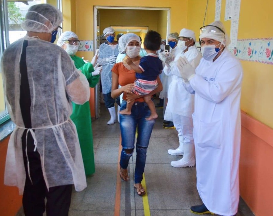 Bebê de 1 ano diagnosticado com coronavírus é curado no Amazonas