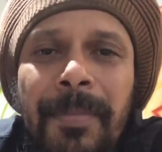 Cantor Marcelo Falcão detona lives shows: 'Competição de quem ostenta mais'