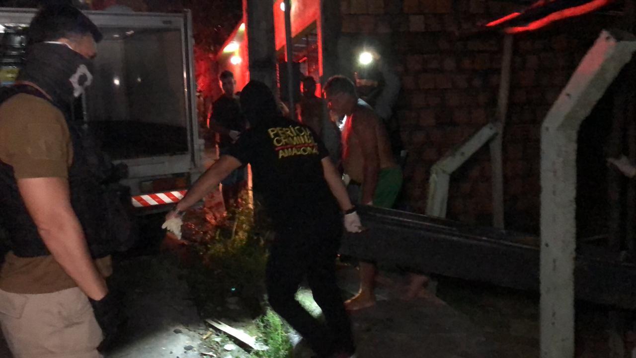Homem com deficiência tem morte violenta em frente da própria residência em Manaus