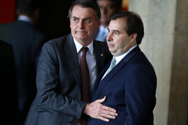 Claro que a relação do presidente com o parlamento não é boa, critica Rodrigo Maia