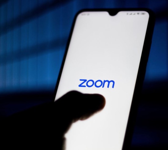 Anvisa proíbe uso do app Zoom por falhas graves de segurança
