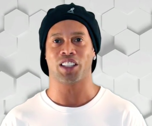 Justiça concede prisão domiciliar para Ronaldinho Gaúcho