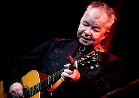 Cantor e compositor John Prine morre vítima de coronavírus 
