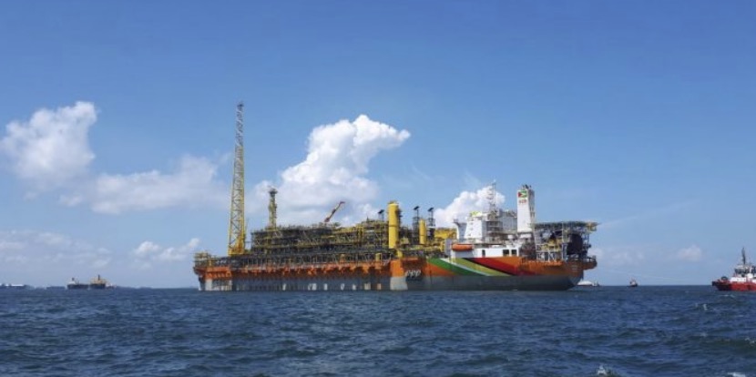 Petroleiros a bordo de navio com 50 tripulantes testam positivo para Covid-19 