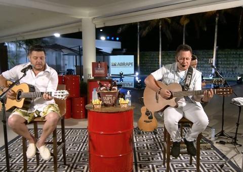 Em live, Bruno e Marrone empolgam fãs: 'salvando minha quarentena'