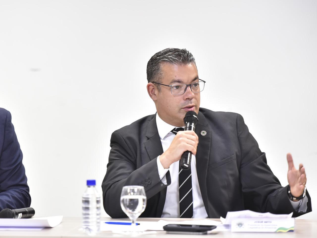 Josué diz à Samsung e LG que usem recursos de P&D no combate à Covid-19 no Amazonas 