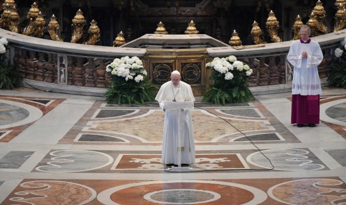 'Sejam mensageiros da vida em tempos de morte', diz o papa Francisco