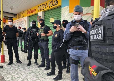 Polícia Militar faz cumprir decreto de isolamento social nas ruas de Manaus