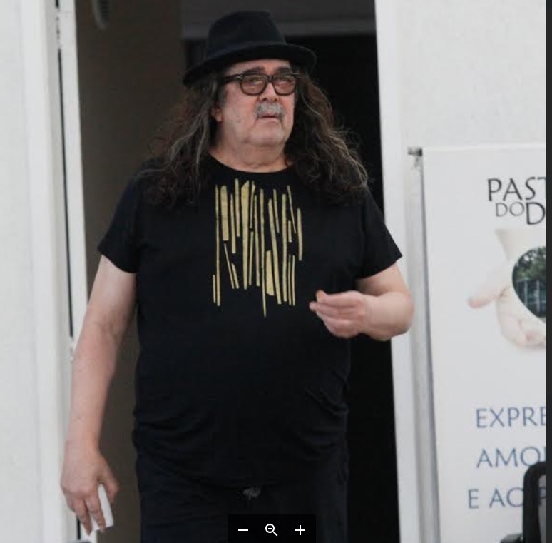 Morre cantor e compositor Moraes Moreira