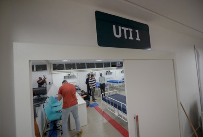 Em Manaus, três pessoas são transferidas para UTI de hospital de campanha 
