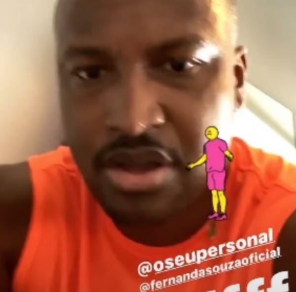 Thiaguinho acompanha live de Fernanda Souza e causa alvoroço 