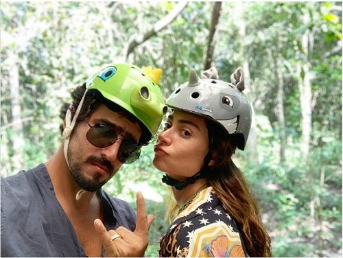 Thaila Ayala comemora 34 anos e ganha declaração de Renato Goes