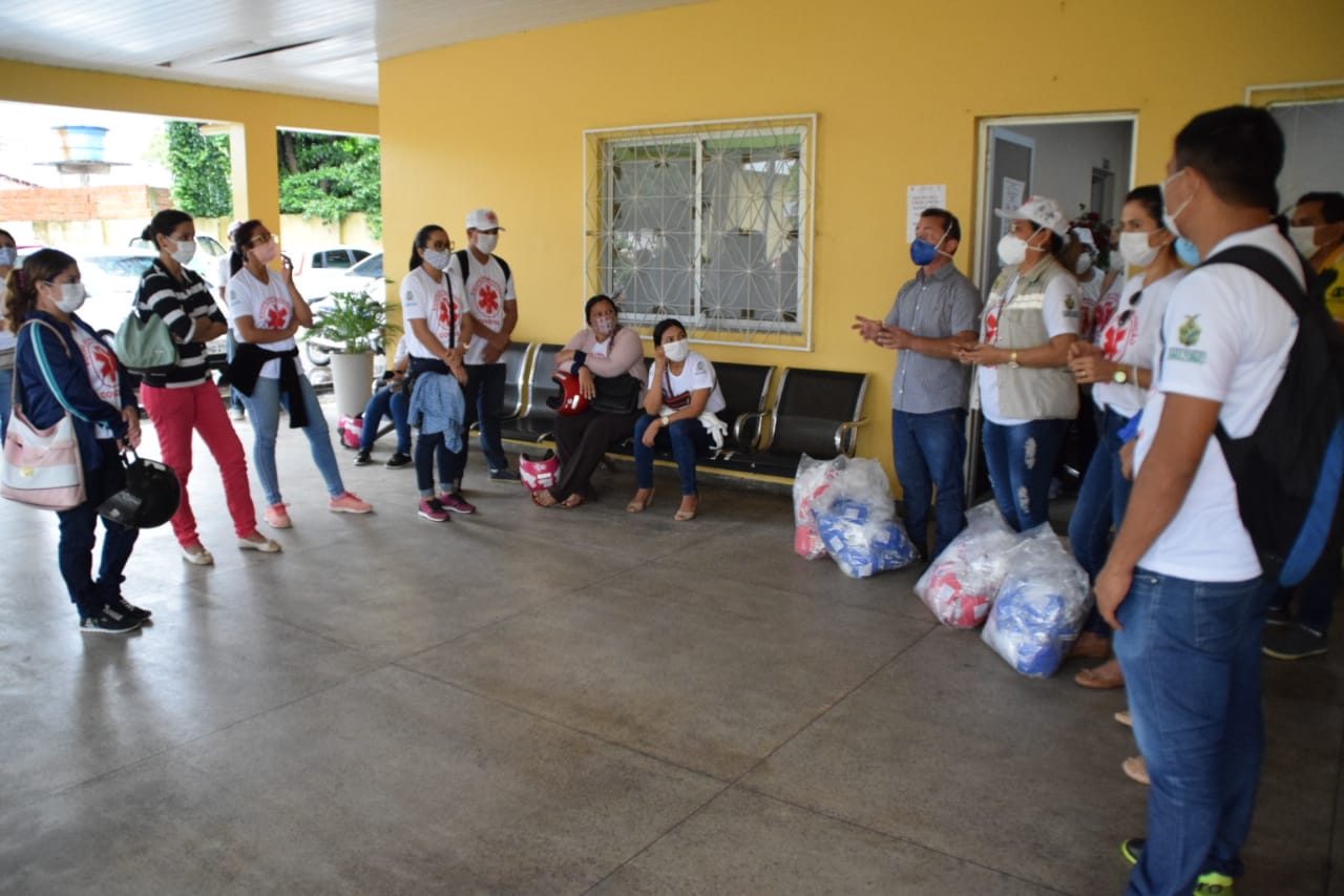 Máscaras são distribuídas para população carente em Parintins