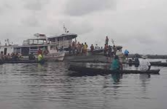 No Amazonas, balsa que transportava gados naufraga e 52 morrem