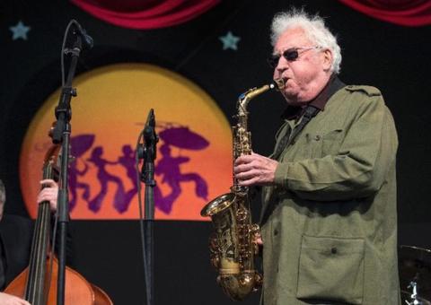 Morre o saxofonista Lee Konitz, aos 92 anos, vítima do novo coronavírus