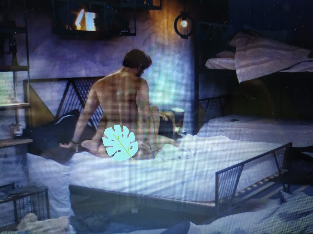 Soltos em Floripa: Após polêmica com figurante, Justiça determina retirada de cenas de sexo