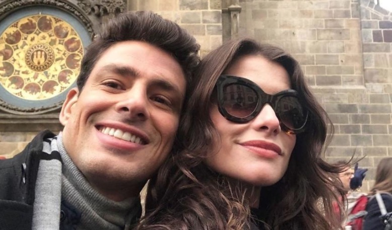 Ex-namorados, Alinne Moraes posta foto com Cauã Reymond em bastidor de novela