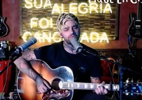 Fresno emociona fãs resgatando as antigas em live 'QuarentEmo'