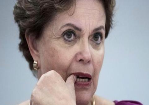 Dilma Rousseff se atrapalha e inicia live sem querer em rede social 