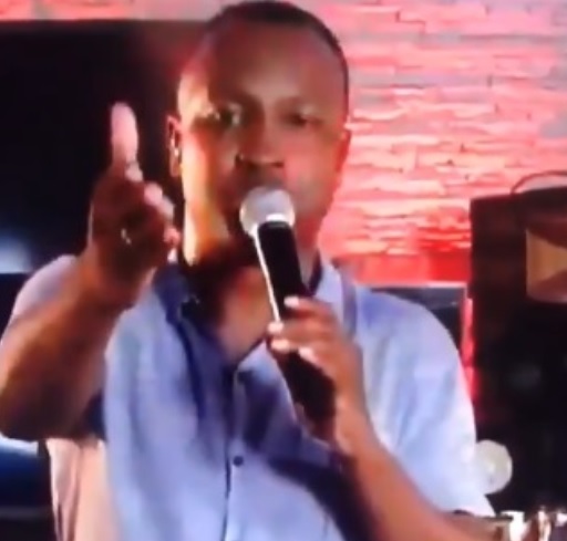 Thiaguinho manda recado para Fernanda Souza durante live: ’minha vida’