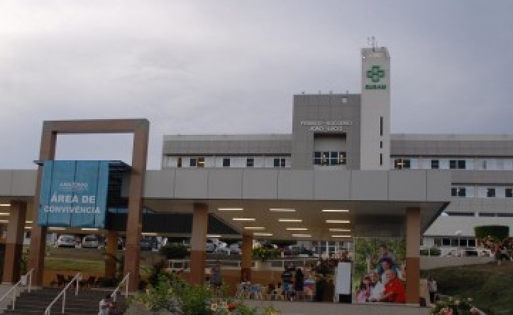 Bases são montadas em hospitais para atendimentos a parentes de vítimas da Covid-19