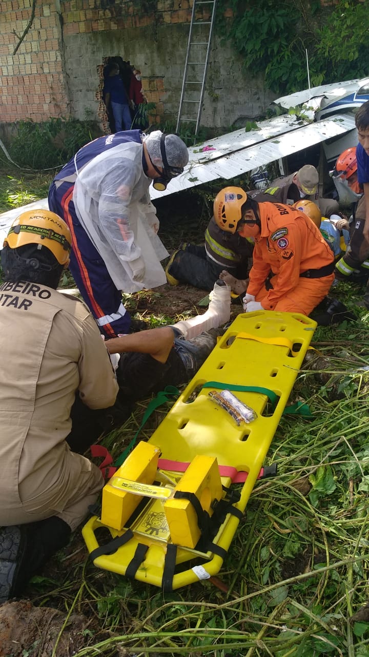 Sete pessoas estavam a bordo de aeronave que caiu em Manaus; diz Bombeiros 