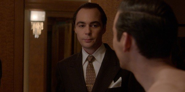 Ator de The Big Bang Theory fica irreconhecível em nova série da Netflix