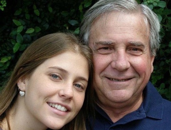 Ex-atriz de Malhação faz desabafo após morte do pai por Covid-19 