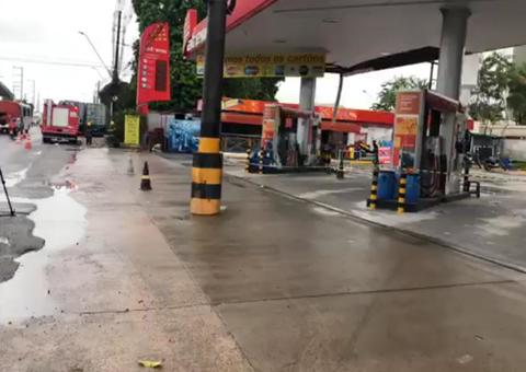 AO VIVO: Grupo Marte busca artefato explosivo em posto de gasolina; assista