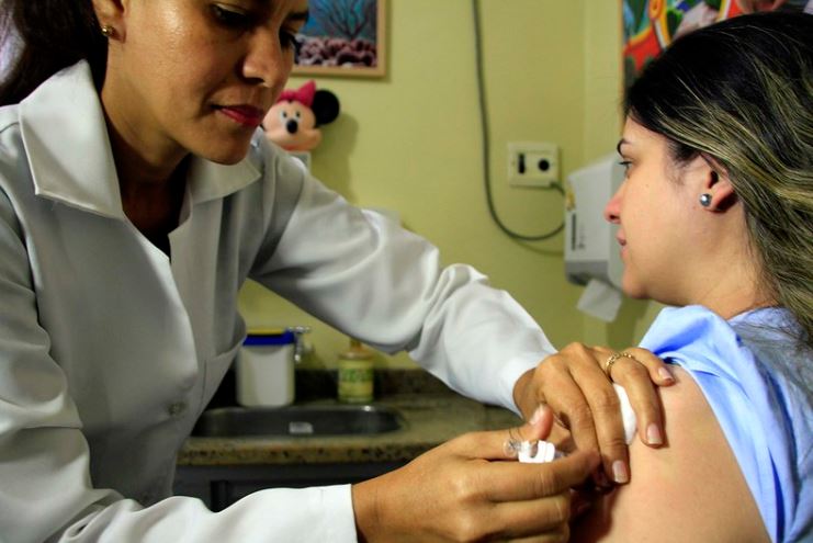Quatro postos de vacinação para portadores de doenças crônicas são mantidos em Manaus