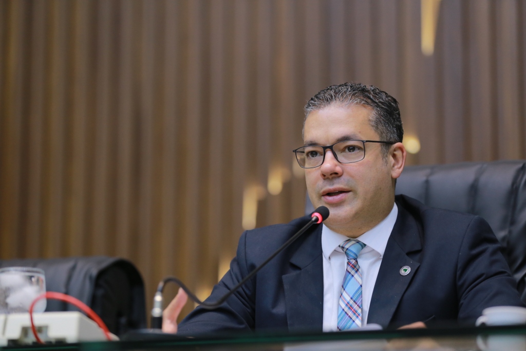 Josué diz que seria antidemocrático arquivar pedido de impeachment de Wilson Lima e Carlos 