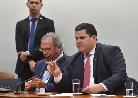 Guedes e Alcolumbre chegam a acordo e fecham em R$ 120 bilhões pacote de socorro a estados e municípios