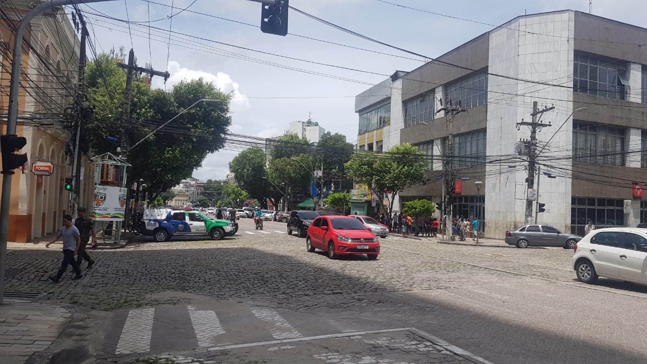 Amazonas pode ter fechamento total do comércio se casos de Covid-19 não diminuírem até o dia 13