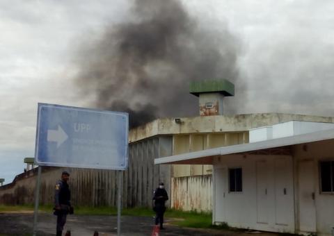 Preso grava vídeo durante rebelião na UPP: 'estamos sendo tratados como bichos'
