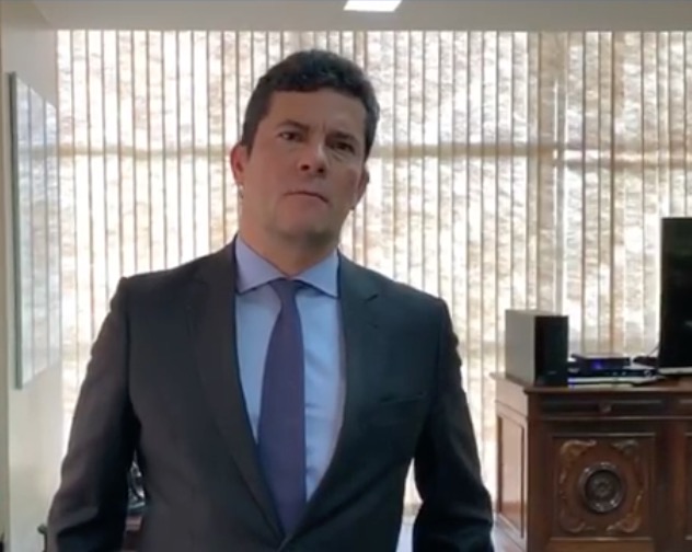 Moro chega à PF para prestar depoimento sobre acusações contra Bolsonaro